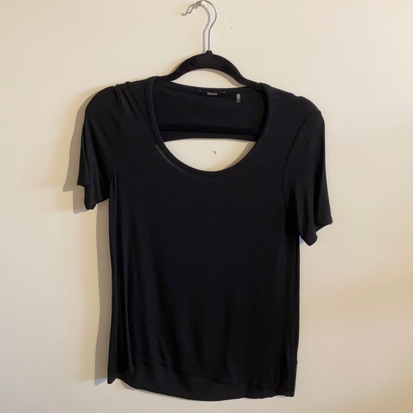 💥 3/$25💥 | Tahari | Back Cut-Out Tee - Picture 1 of 3